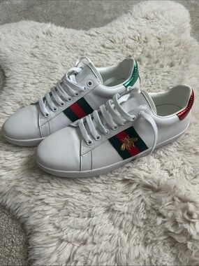 Women's Gucci Ace sneaker with bee
